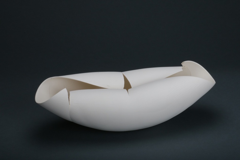 Hemisphère-V | 2014 | 6h x 18.5l x 7d in. | porcelain